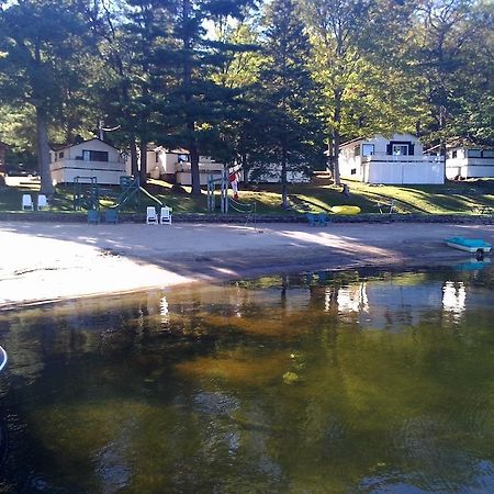 Algonquin Highlands Little Hawk Resort & Marina חדר תמונה