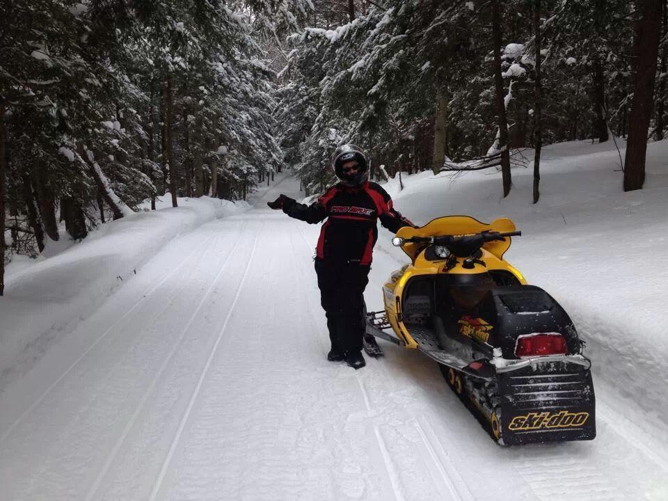 Algonquin Highlands Little Hawk Resort & Marina מראה חיצוני תמונה