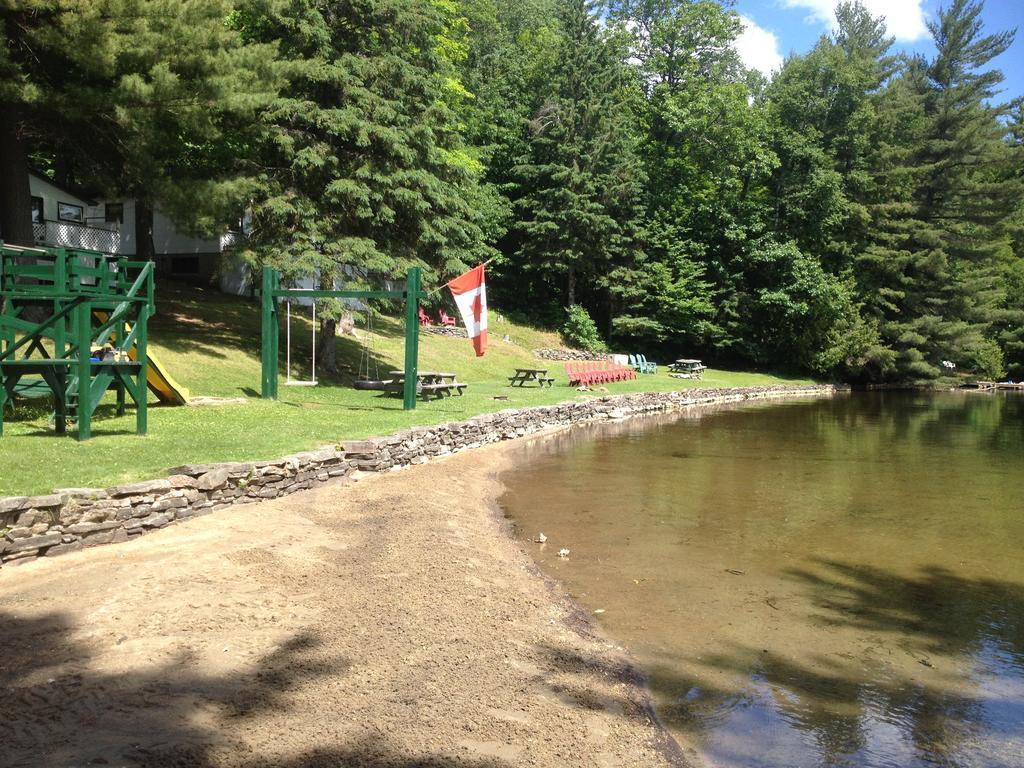 Algonquin Highlands Little Hawk Resort & Marina מראה חיצוני תמונה