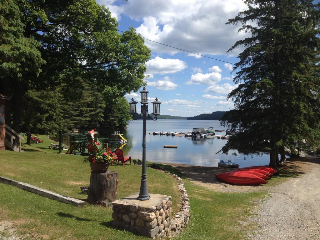 Algonquin Highlands Little Hawk Resort & Marina מראה חיצוני תמונה