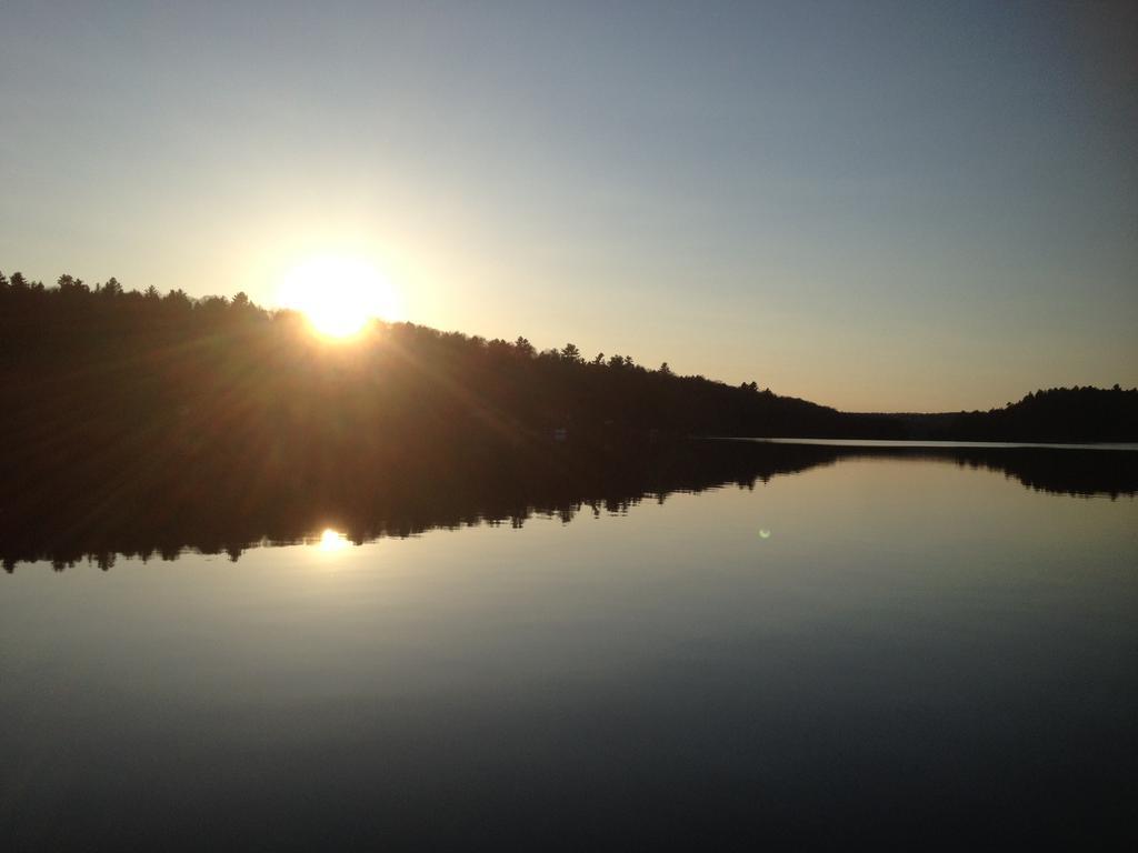 Algonquin Highlands Little Hawk Resort & Marina מראה חיצוני תמונה