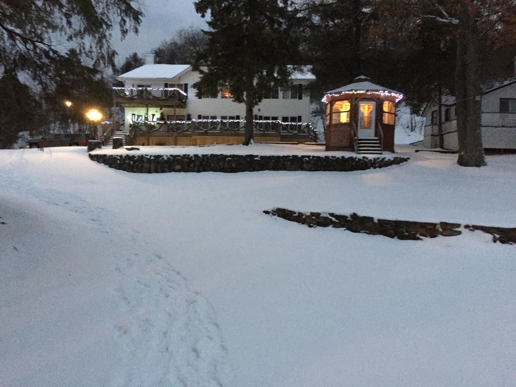 Algonquin Highlands Little Hawk Resort & Marina מראה חיצוני תמונה