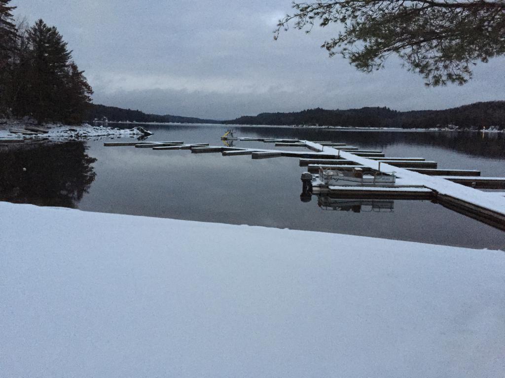 Algonquin Highlands Little Hawk Resort & Marina מראה חיצוני תמונה