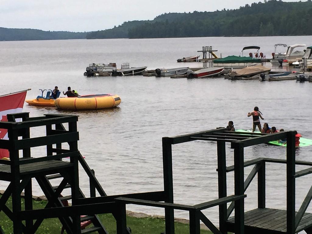 Algonquin Highlands Little Hawk Resort & Marina מראה חיצוני תמונה