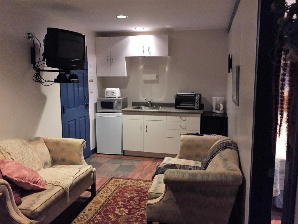 Algonquin Highlands Little Hawk Resort & Marina מראה חיצוני תמונה