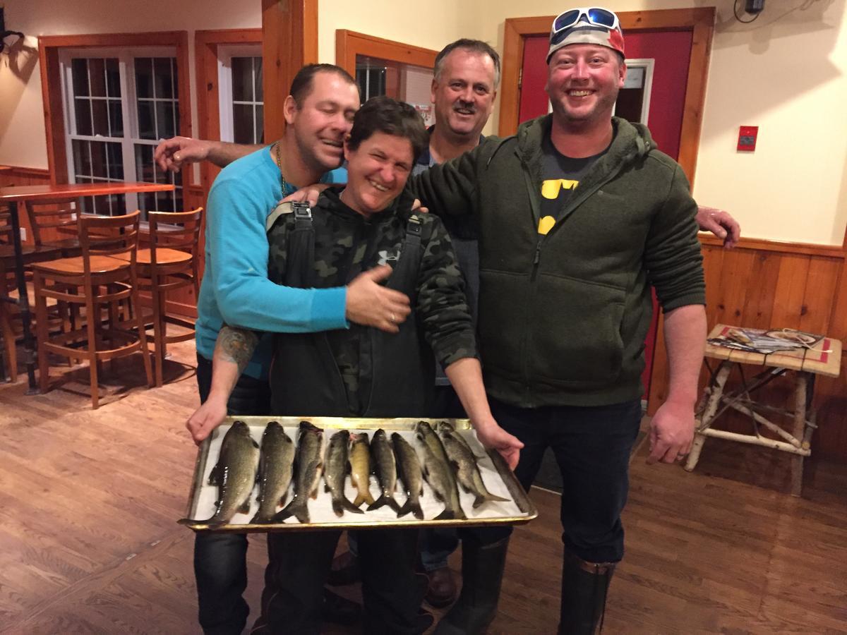 Algonquin Highlands Little Hawk Resort & Marina מראה חיצוני תמונה