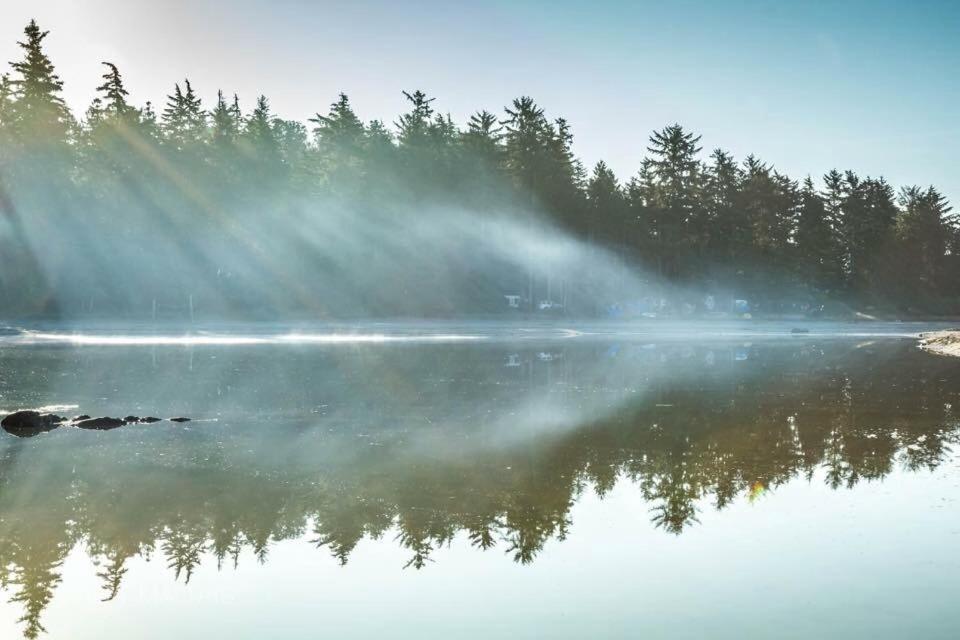 Algonquin Highlands Little Hawk Resort & Marina מראה חיצוני תמונה